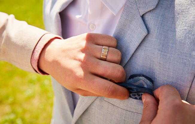 What to Wear for Engagement Photos
