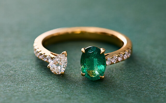 diamond and emerald ring