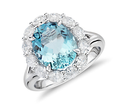 Aquamarine and diamond ring 