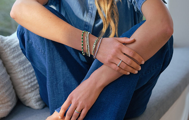 How to Stack Bracelets: 11 Stylish Bracelet Stack Ideas and Tips