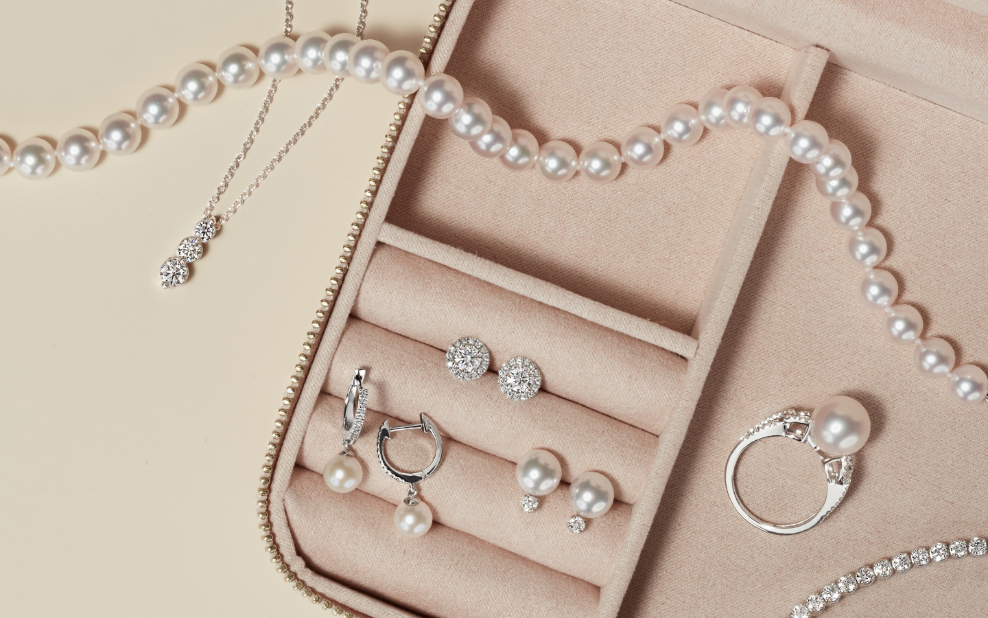 How to Store and Display Your Jewelry