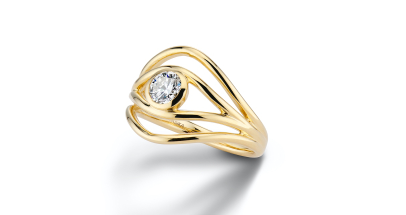 ALMASIKA ‘Serene’ Bezel-Set Diamond Engagement Ring 18k Yellow Gold