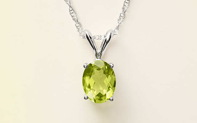 Oval cut peridot necklace