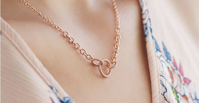 5 Affordable Bridesmaid Gifts Under $150