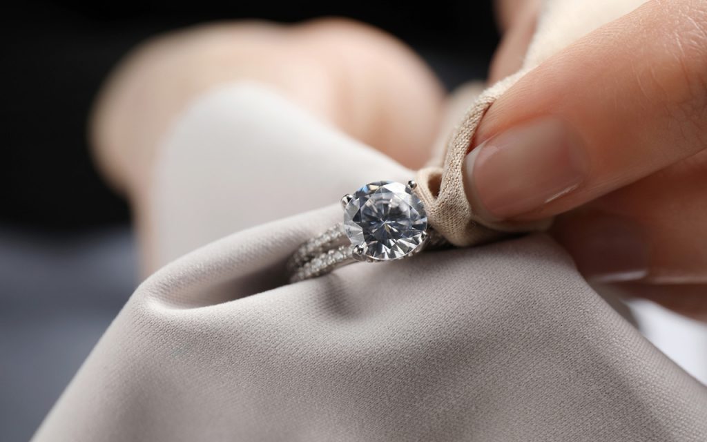 How to Clean Silver Jewelry: The 4 Best Methods