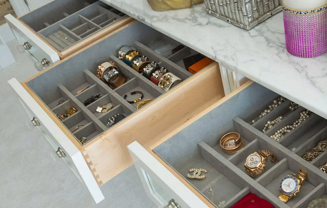 Dresser drawer with custom jewelry storage inserts