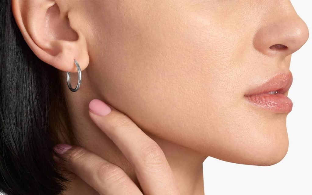 Earrings for Sensitive Ears: Materials, Styles and Expert Tips
