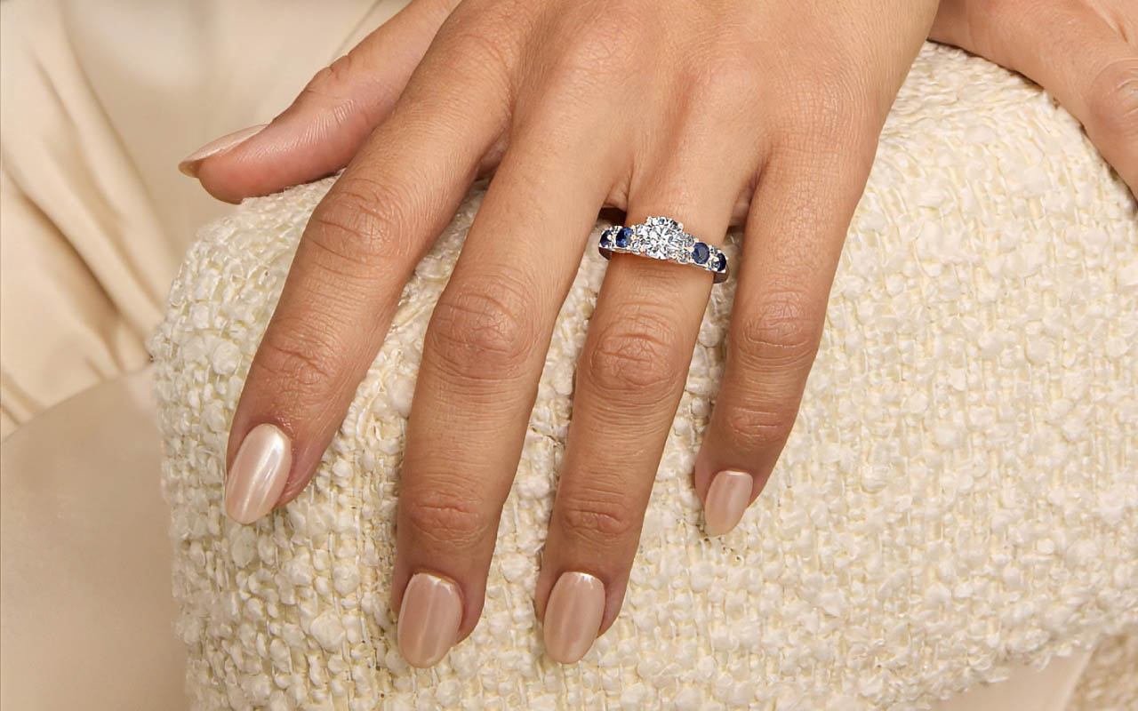 How to Secretly Get Ring Size: 8 Tips for Surprise Proposals