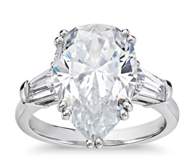Diamond engagement ring 