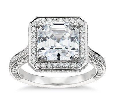 Diamond engagement ring 