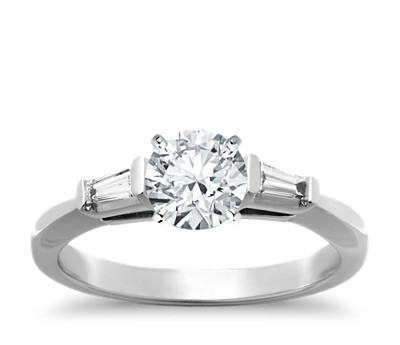 Diamond engagement ring 