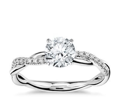 Diamond engagement ring 