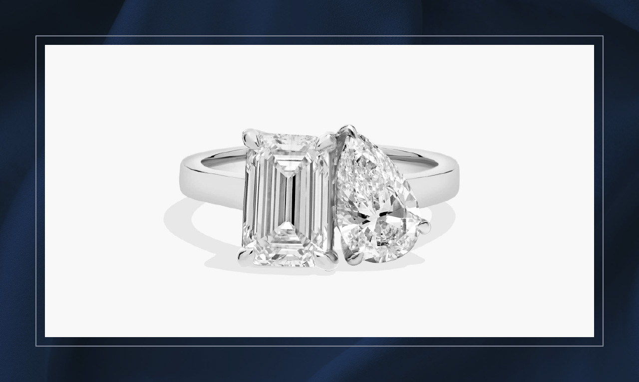 Two-stone ring in white gold.
