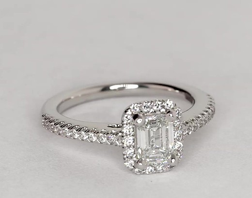 Diamond engagement ring